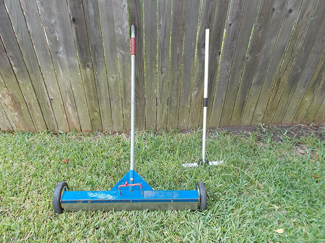 Tools that are apart of the asphalt roof repair.
